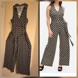 NWT DIANE VON FURSTENBERG BLACK & WHITE GEOMETRIC SLEEVELESS JUMPSUIT- 4X